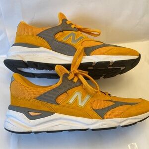 New Balance yellow/golden rod X-90
Sneakers never worn